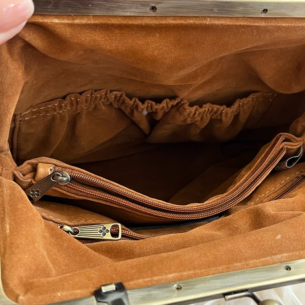 NWOT Patricia Nash embossed Leather purse - Picture 7 of 8